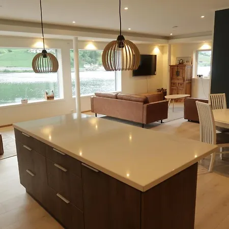 Panorama Apartment *